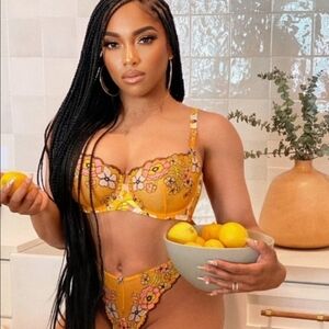 SAVAGE X FENTY Mod Poppy Bra & Panty Set 40D 1X Orange 🍊 Floral Lace